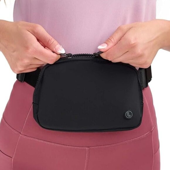 Lole Unisex Belt Bag - Adjustable Strap & 3 Mesh Storage Compartments, Black - Picture 1 of 4